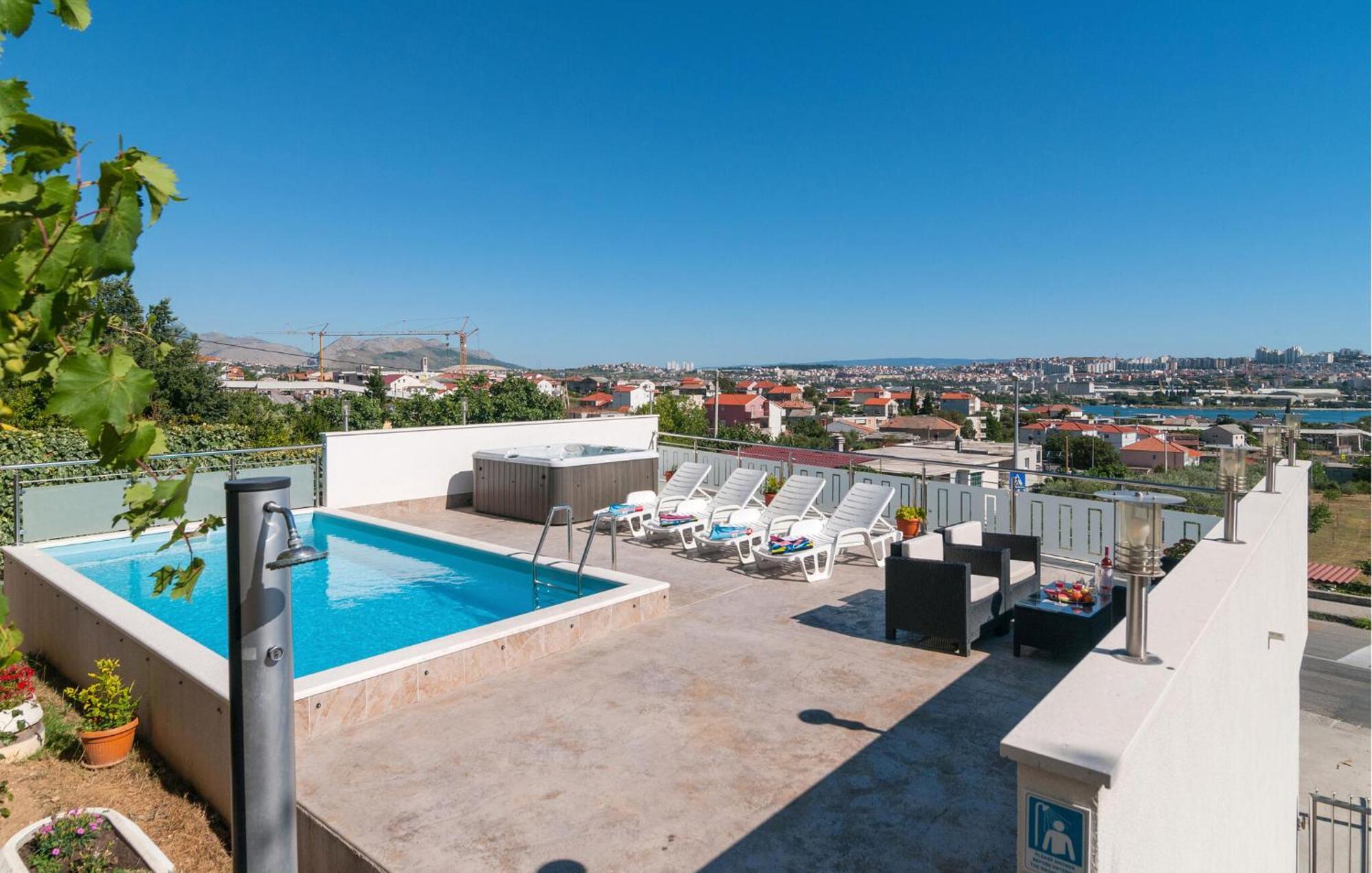 Cozy Apartment In Solin With Kitchen Εξωτερικό φωτογραφία